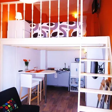 Orange Frühstückspension