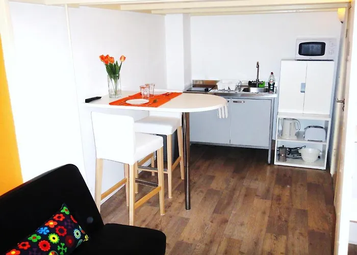 Orange Frühstückspension